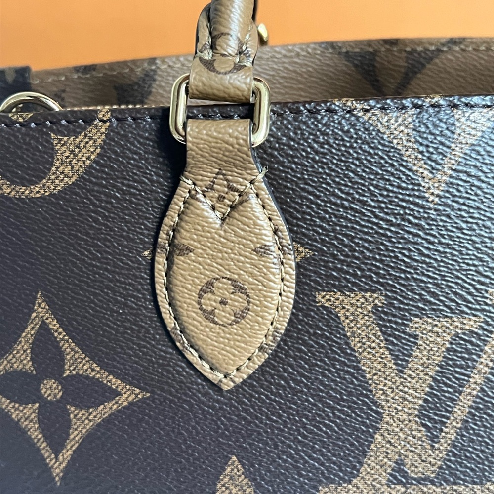 Louis Vuitton OnTheGo Tote Reverse Monogram Giant East West - Picture 10 of 15